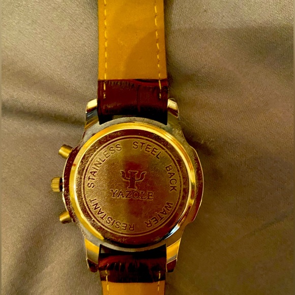 Men’s Watch Yazole Brand - Picture 3 of 3